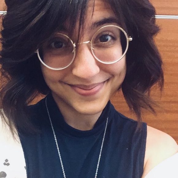 Meet your Posher, Chloe - Picture 7 of 7